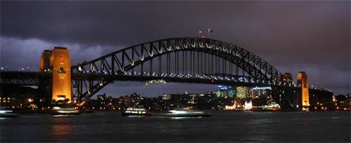 Sydney - Harbour Bridge bei Nacht